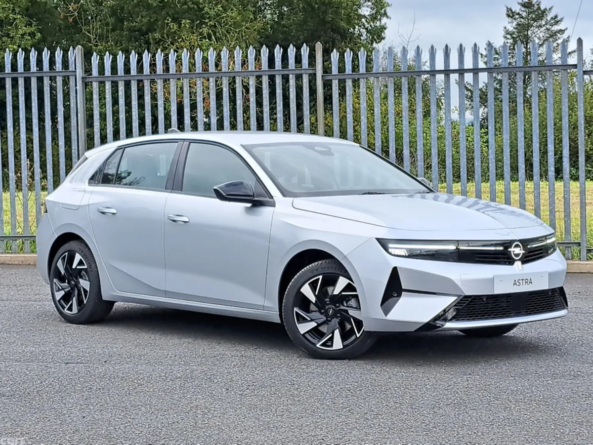Opel Astra Hatchback, Petrol Hybrid, 2027, Silver