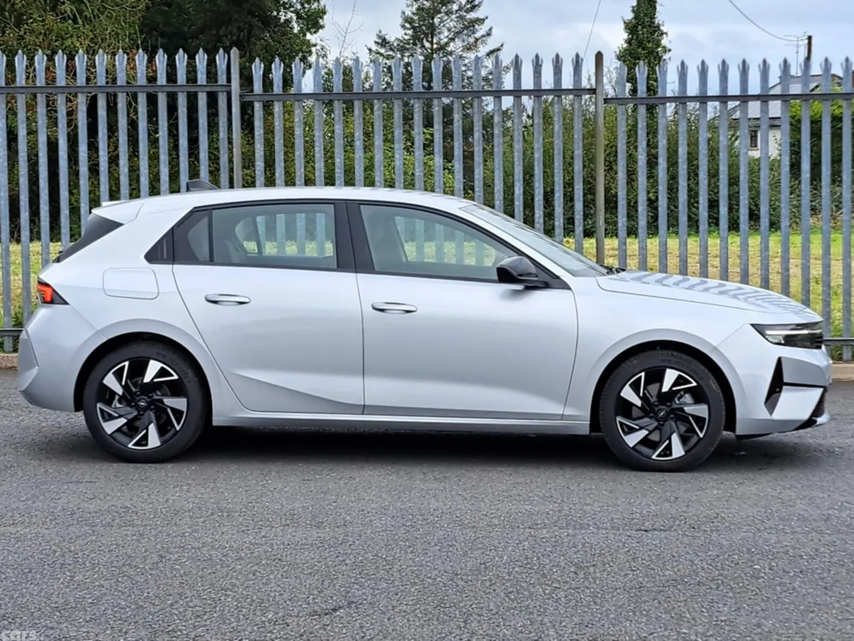 Opel Astra Hatchback, Petrol Hybrid, 2027, Silver