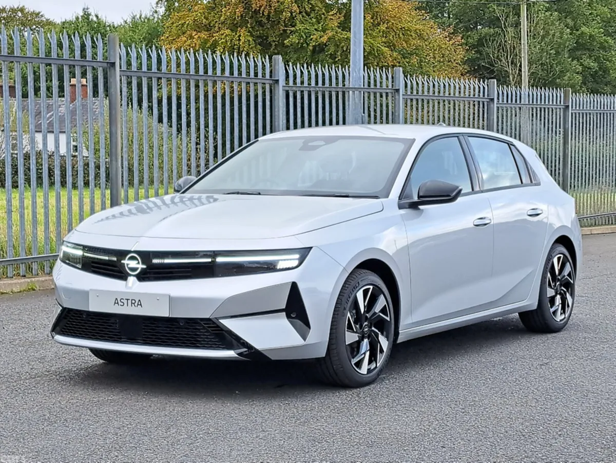 Opel Astra Hatchback, Petrol Hybrid, 2027, Silver