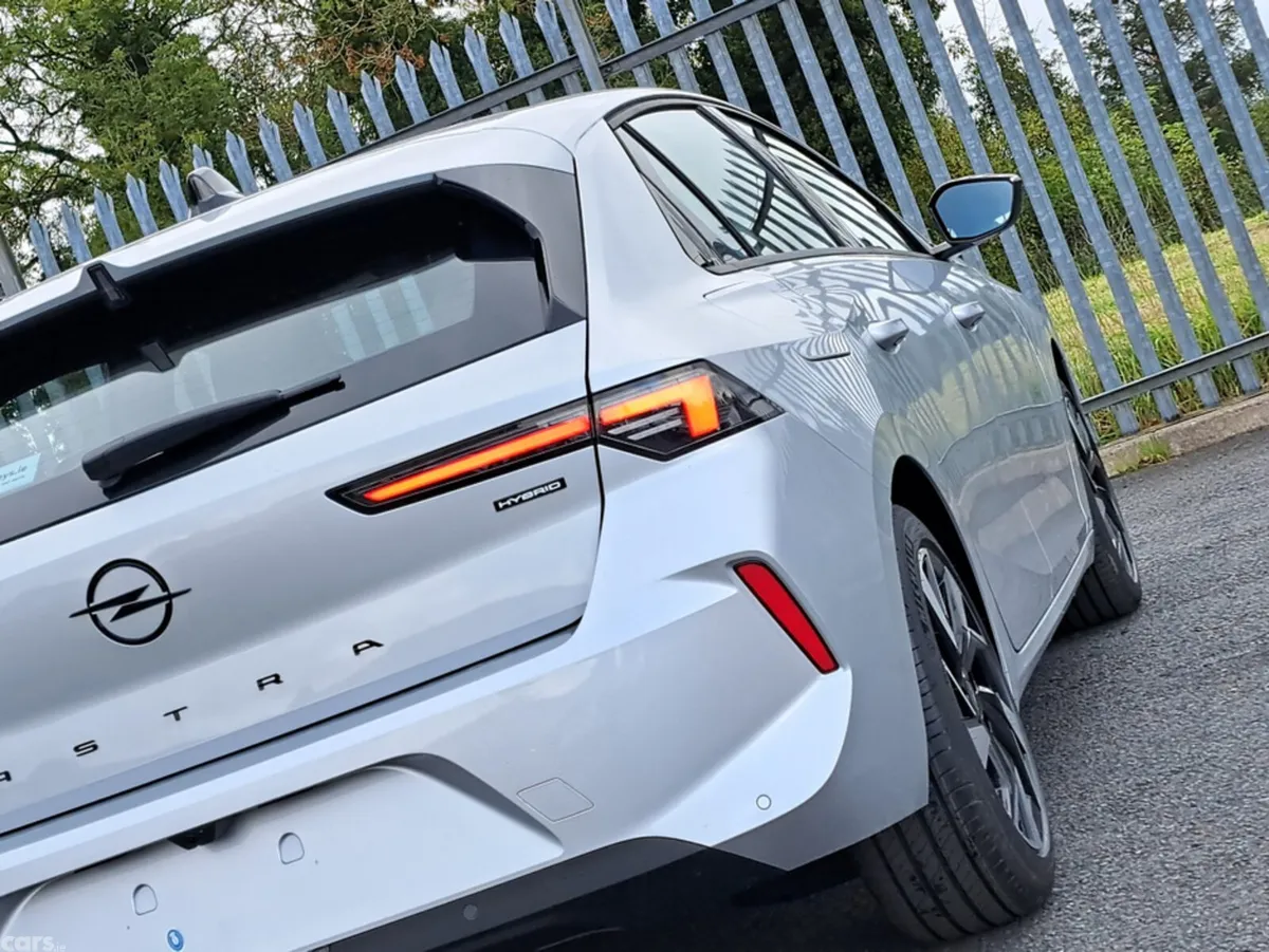 Opel Astra Hatchback, Petrol Hybrid, 2027, Silver