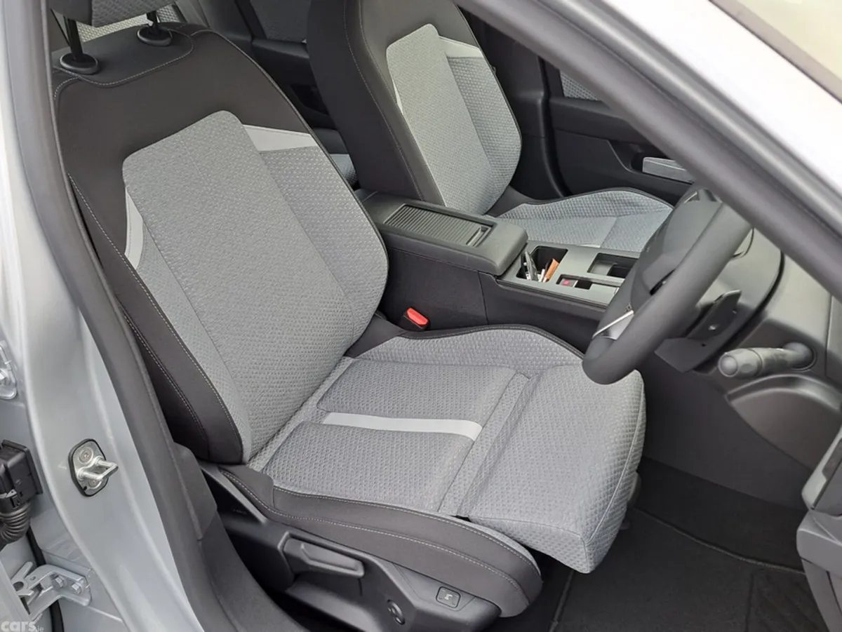 Opel Astra Hatchback, Petrol Hybrid, 2027, Silver
