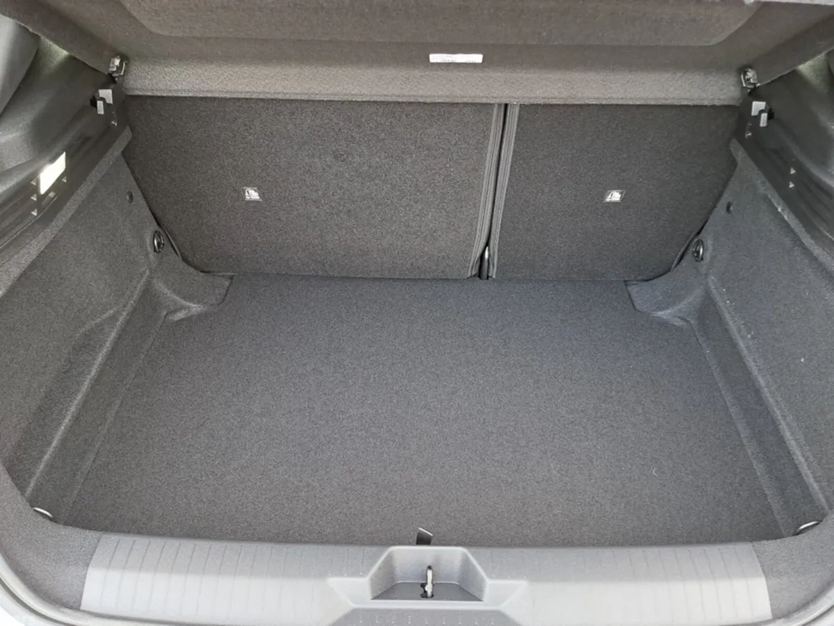 Opel Astra Hatchback, Petrol Hybrid, 2027, Silver