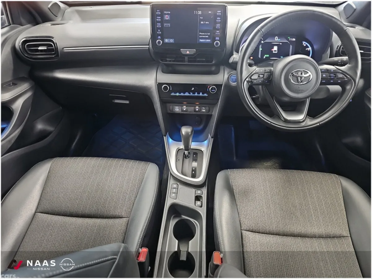 Toyota Yaris Cross Hatchback, Petrol Hybrid, 2023, Black