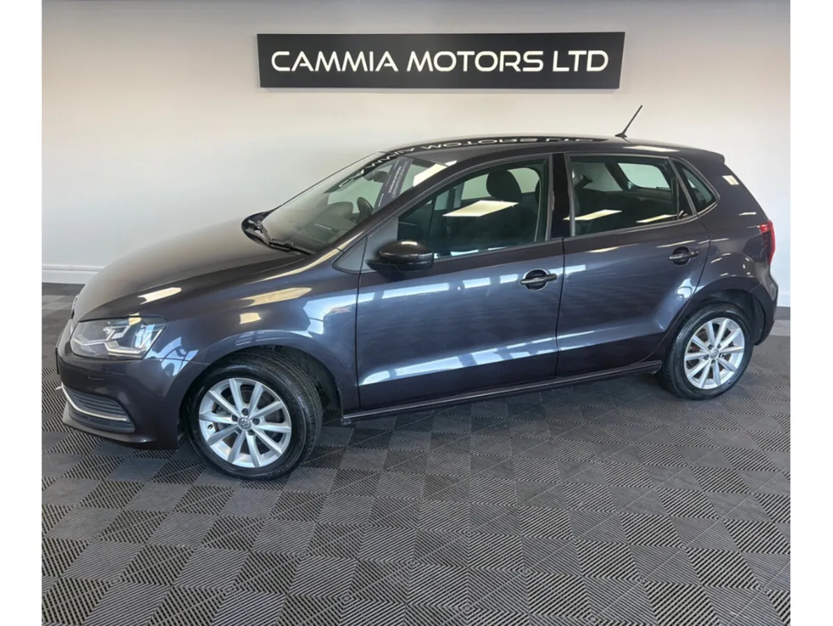 Volkswagen Polo Hatchback, Petrol, 2015, Grey