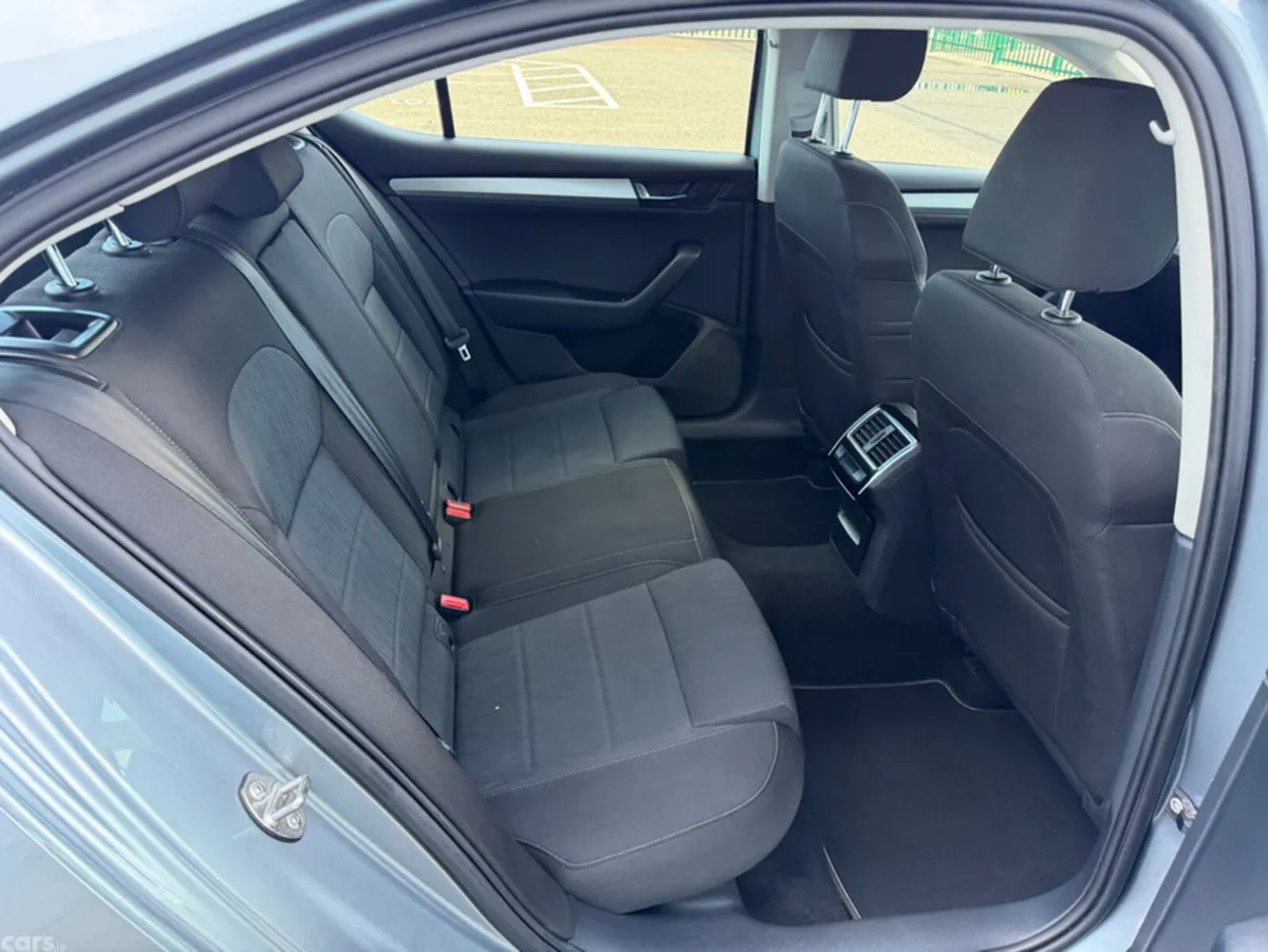 Skoda Superb Saloon, Diesel, 2016, Grey