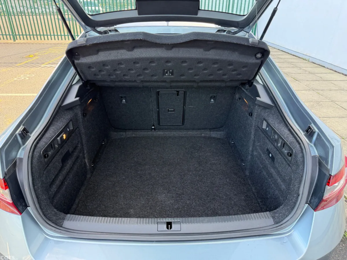 Skoda Superb Saloon, Diesel, 2016, Grey
