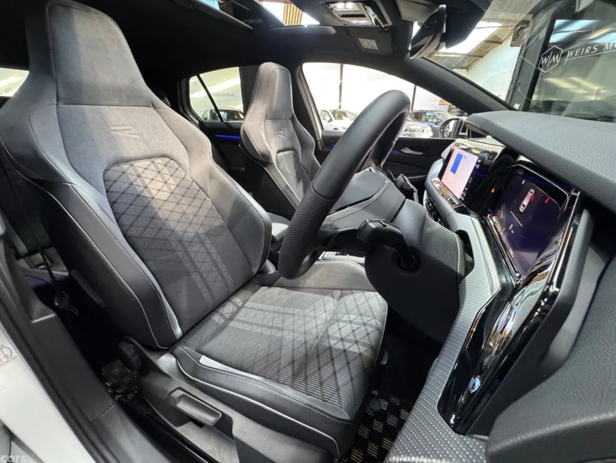 Volkswagen Golf Hatchback, Petrol, 2021, White