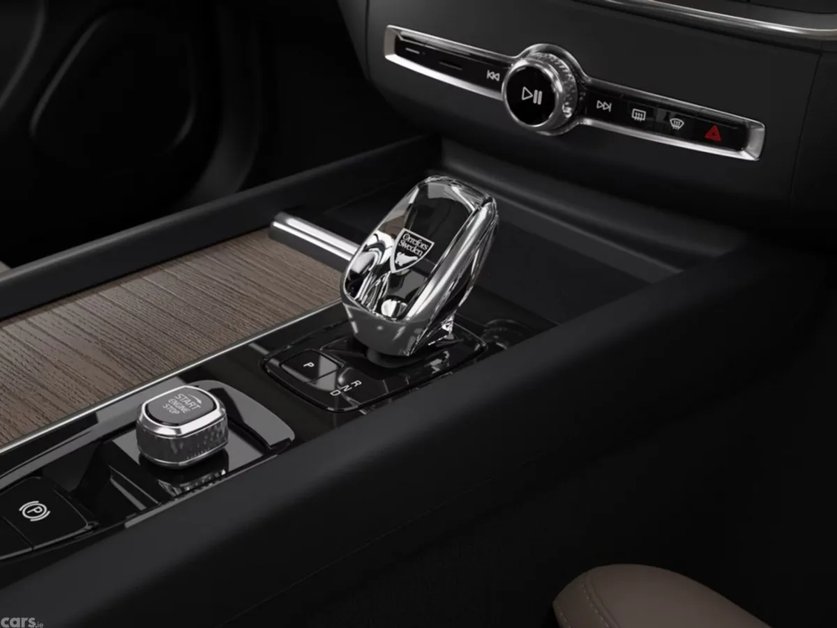 Volvo XC60 SUV, Petrol Plug-in Hybrid, 2027, Black