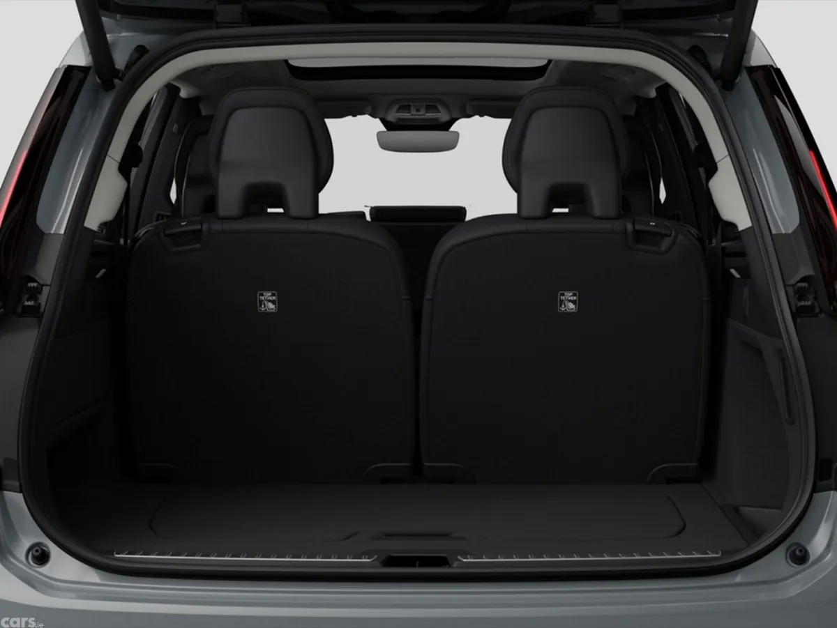 Volvo XC90 SUV, Petrol Plug-in Hybrid, 2027, Silver