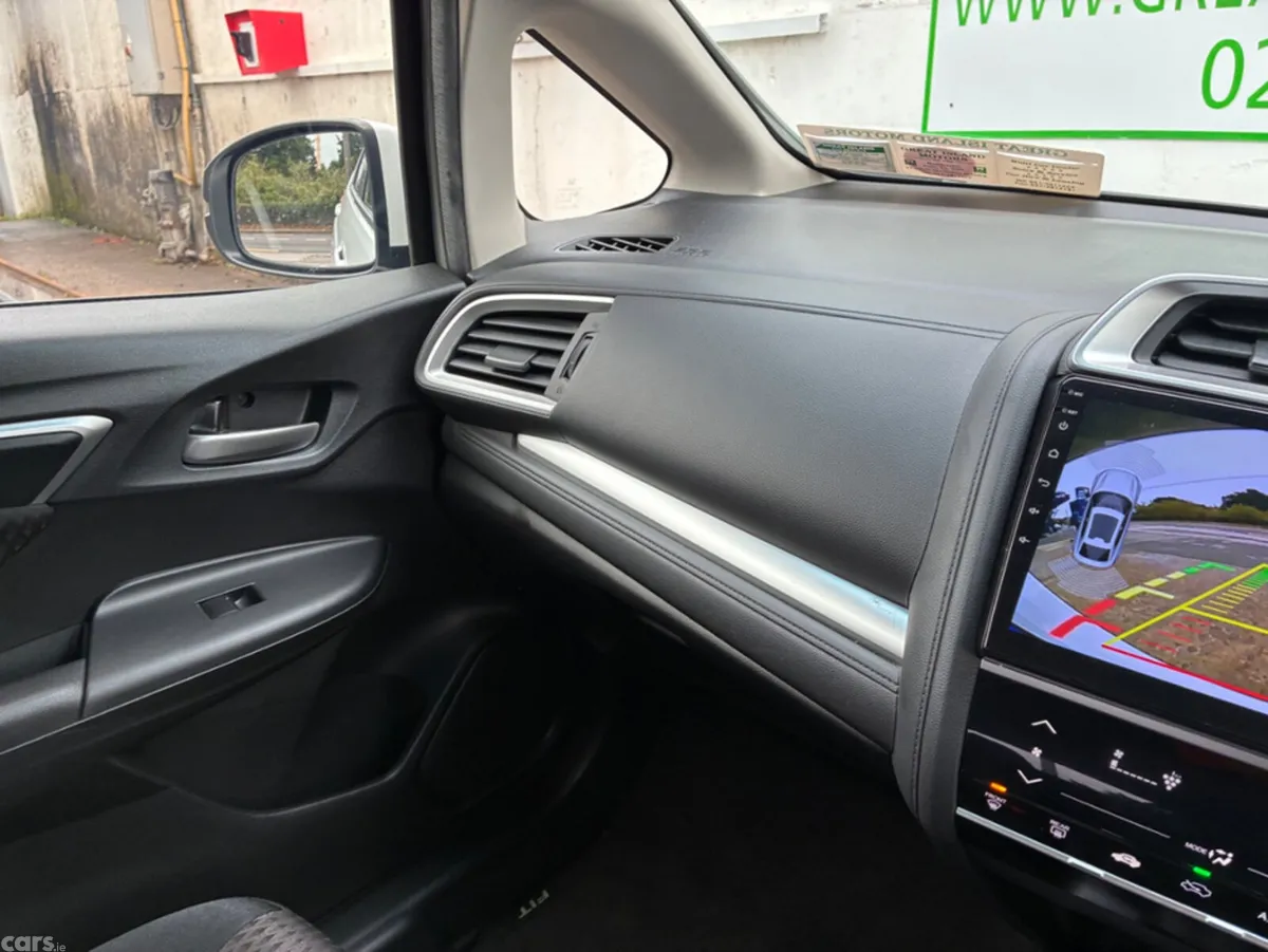 Honda Fit Hatchback, Petrol Hybrid, 2019, White