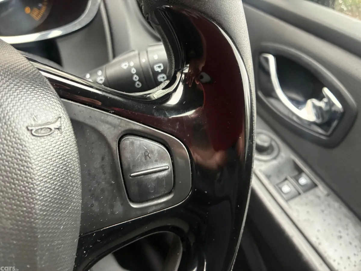 Renault Clio Hatchback, Petrol, 2013, Black