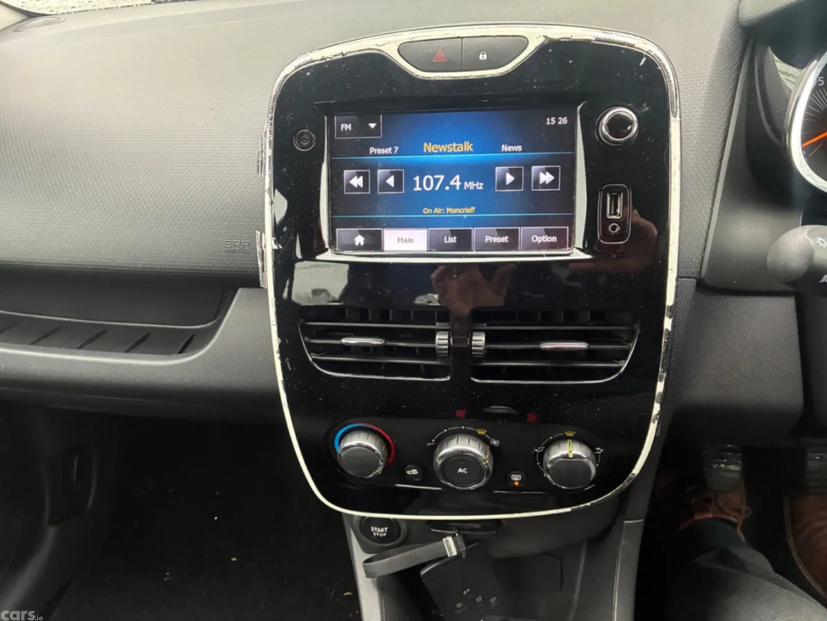 Renault Clio Hatchback, Petrol, 2013, Black