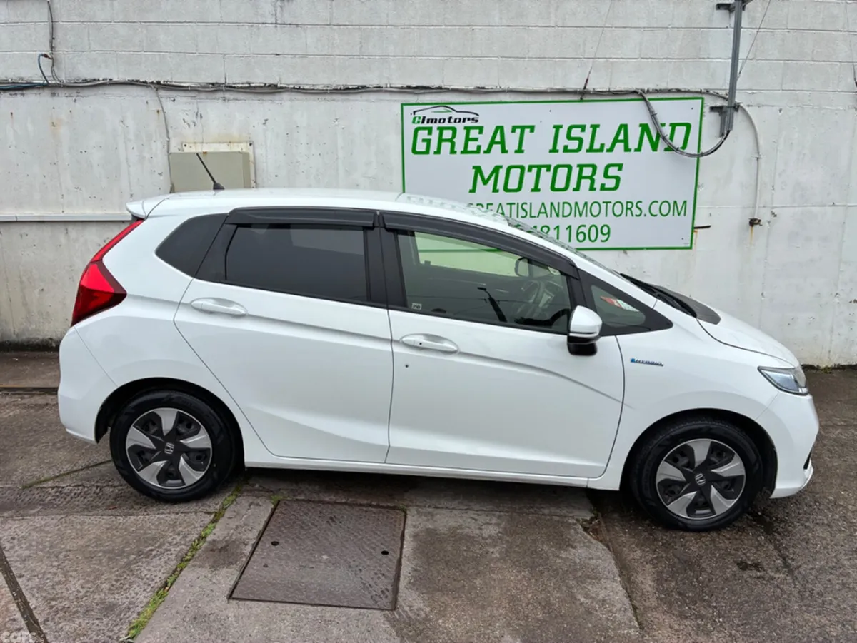 Honda Fit Hatchback, Petrol Hybrid, 2019, White