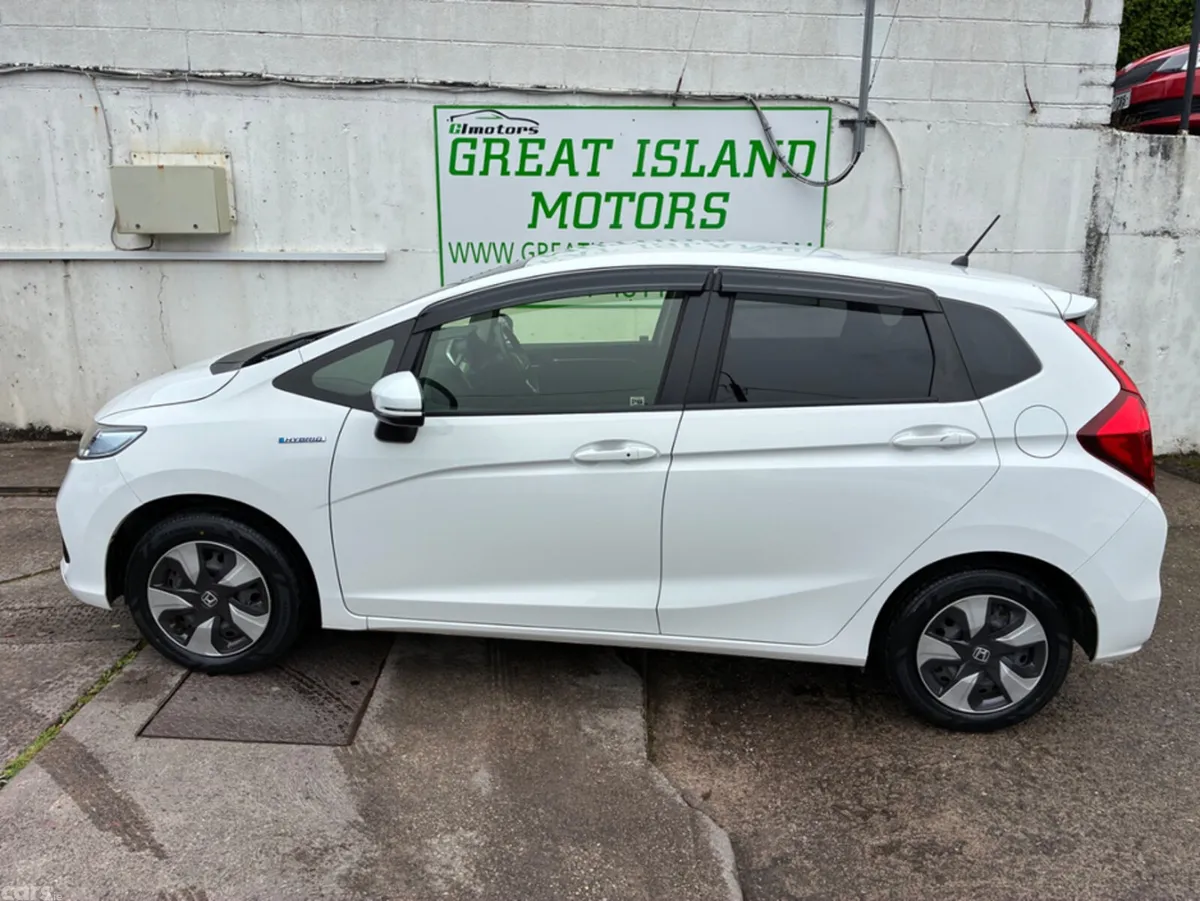 Honda Fit Hatchback, Petrol Hybrid, 2019, White