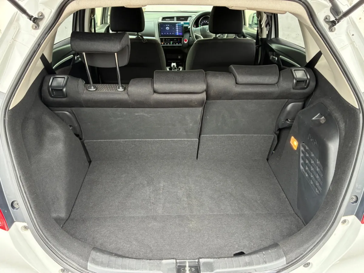 Honda Fit Hatchback, Petrol Hybrid, 2019, White
