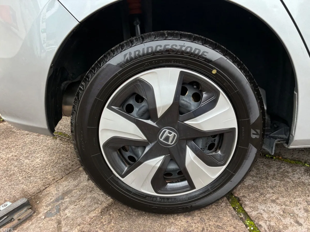Honda Fit Hatchback, Petrol Hybrid, 2019, Silver