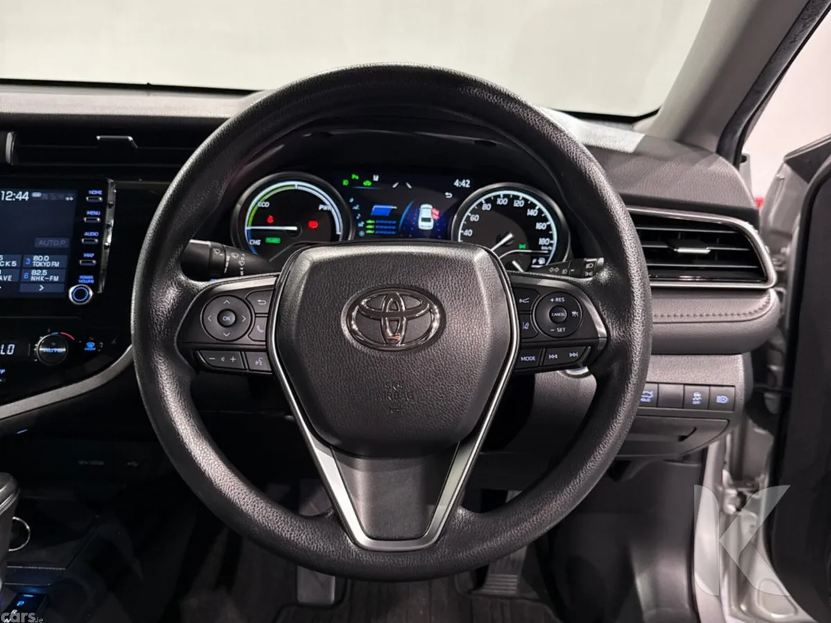 Toyota Camry Saloon, Petrol Hybrid, 2021, Silver
