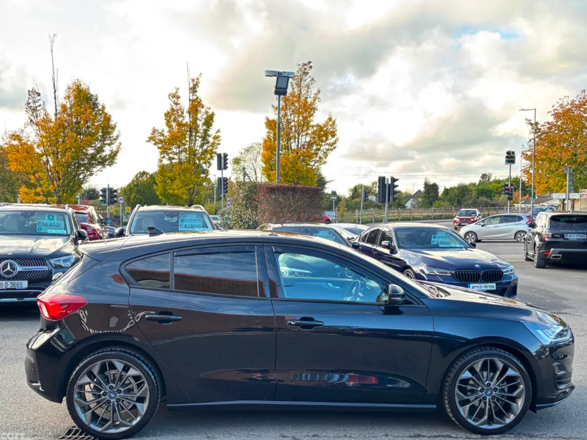 Ford Focus Hatchback, Diesel, 2023, Black