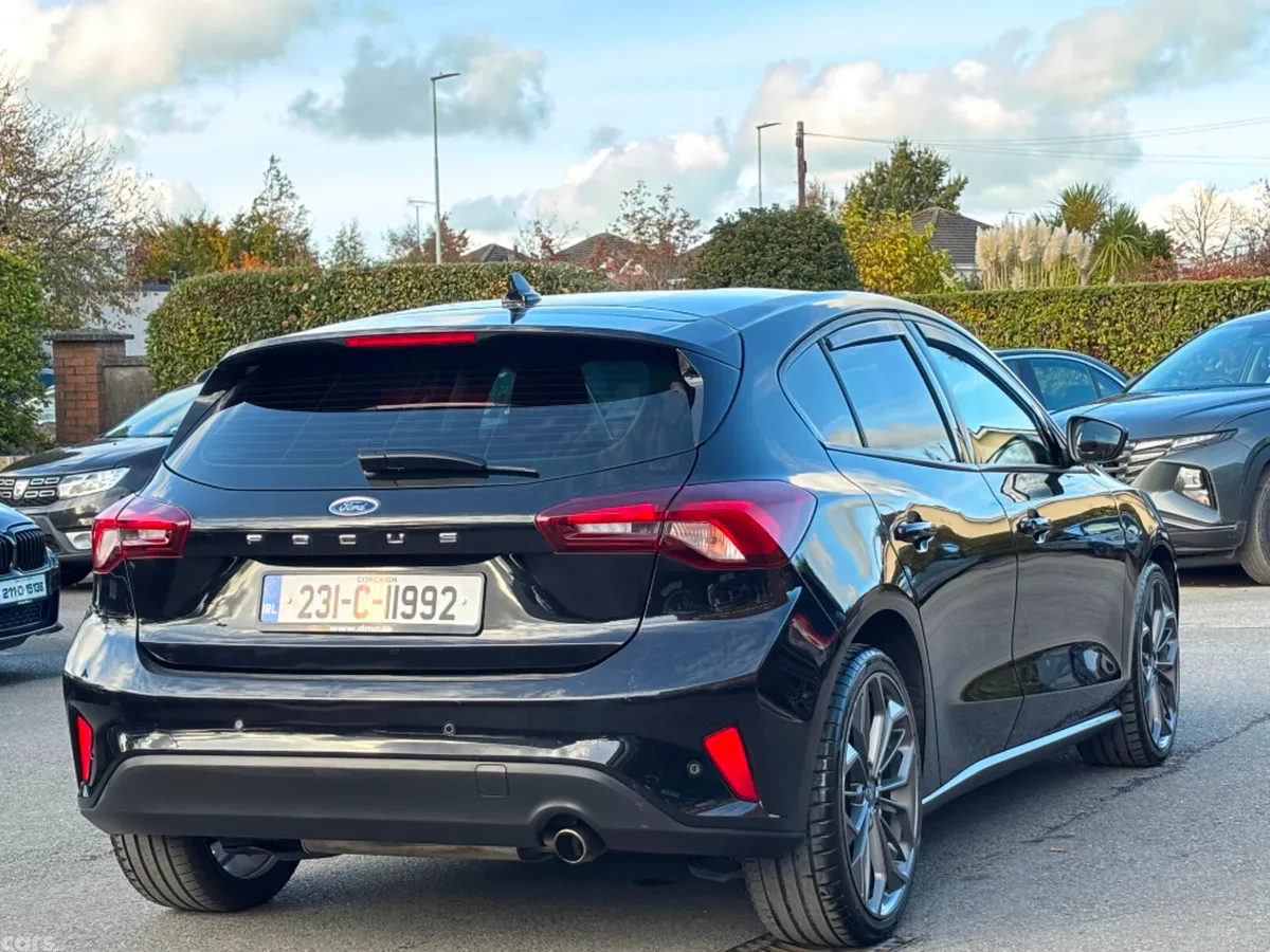 Ford Focus Hatchback, Diesel, 2023, Black