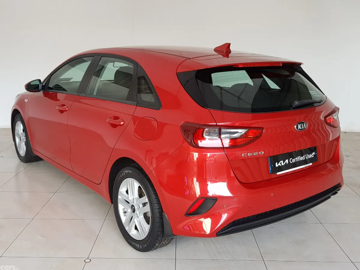Kia Ceed Hatchback, Diesel, 2020, Red