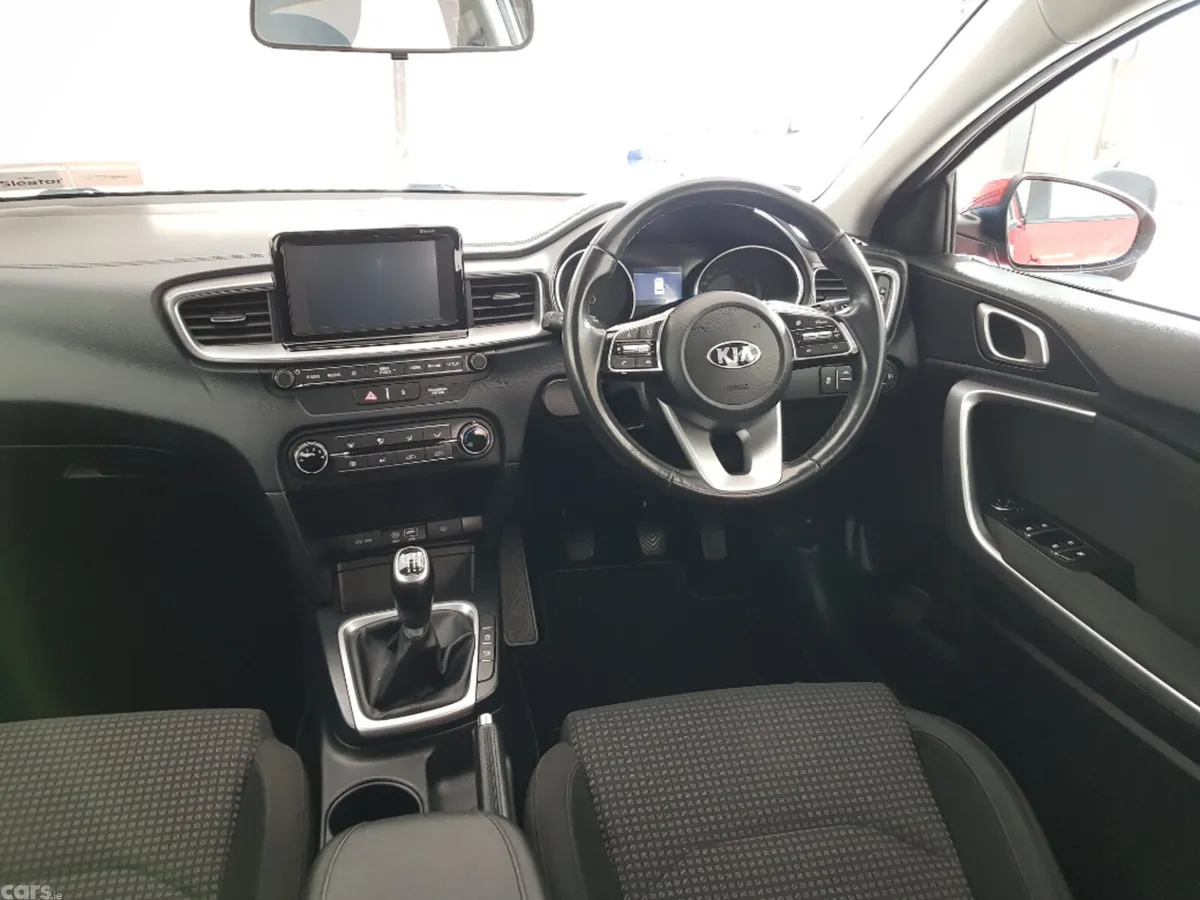 Kia Ceed Hatchback, Diesel, 2020, Red