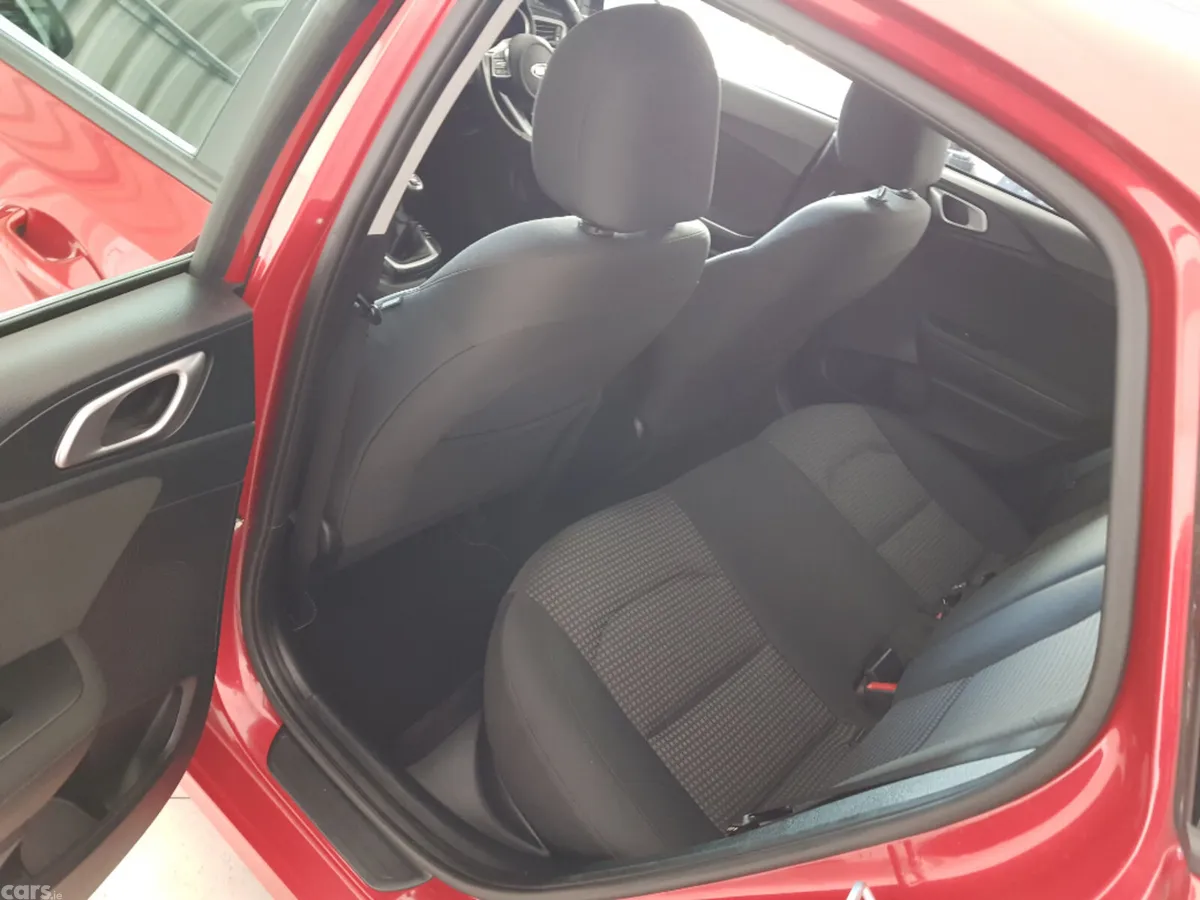 Kia Ceed Hatchback, Diesel, 2020, Red