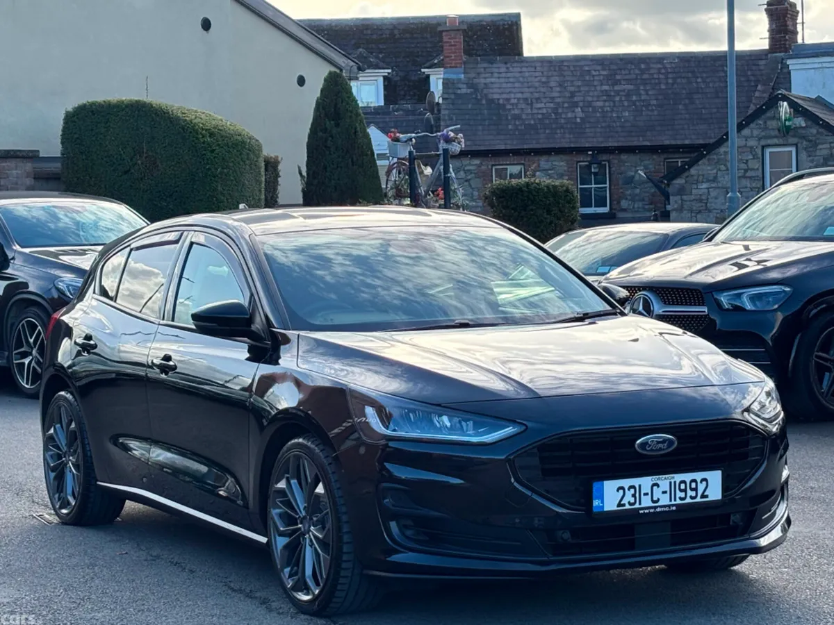 Ford Focus Hatchback, Diesel, 2023, Black