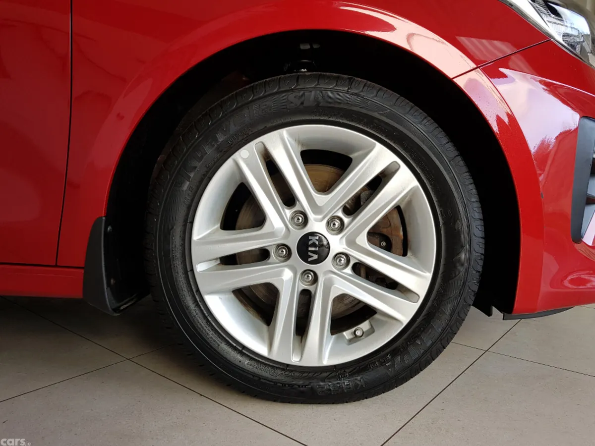 Kia Ceed Hatchback, Diesel, 2020, Red