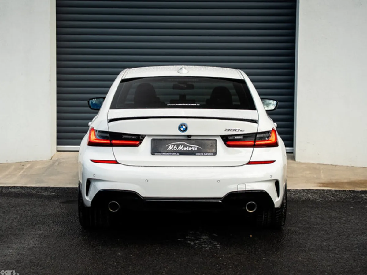 BMW 3-Series Saloon, Petrol Hybrid, 2022, White