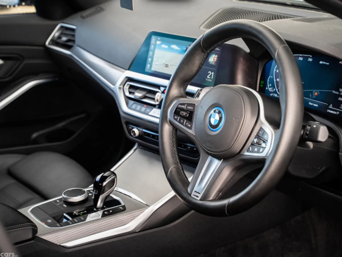 BMW 3-Series Saloon, Petrol Hybrid, 2022, White