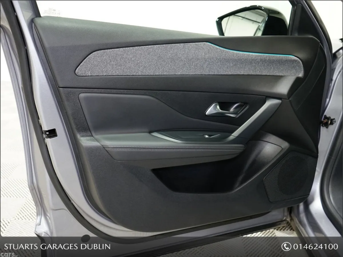 Peugeot 408 Hatchback, Petrol, 2023, Grey