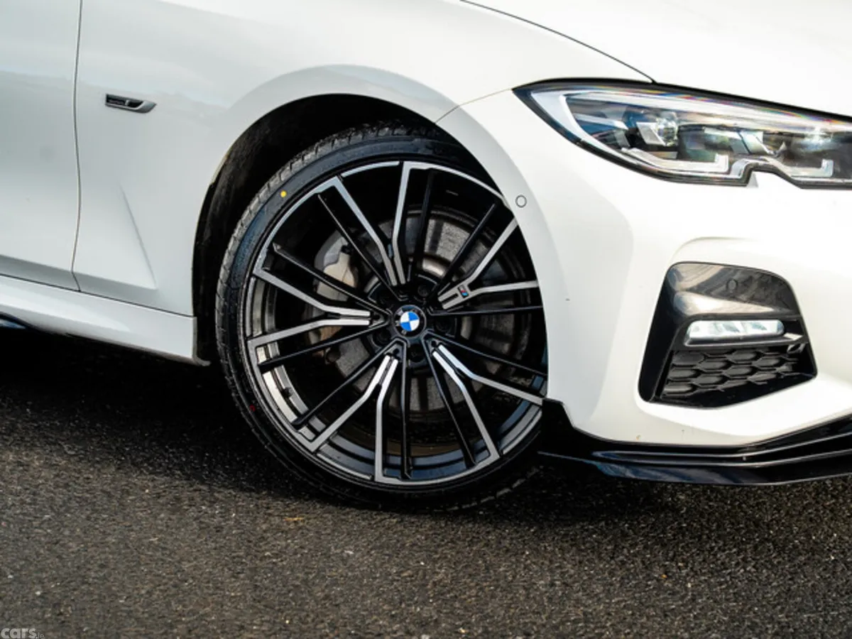 BMW 3-Series Saloon, Petrol Hybrid, 2022, White