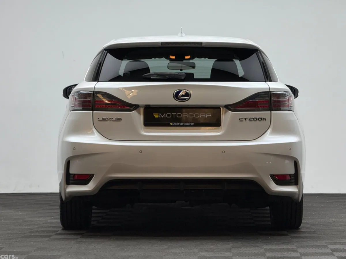Lexus CT Hatchback, Petrol Hybrid, 2017, White