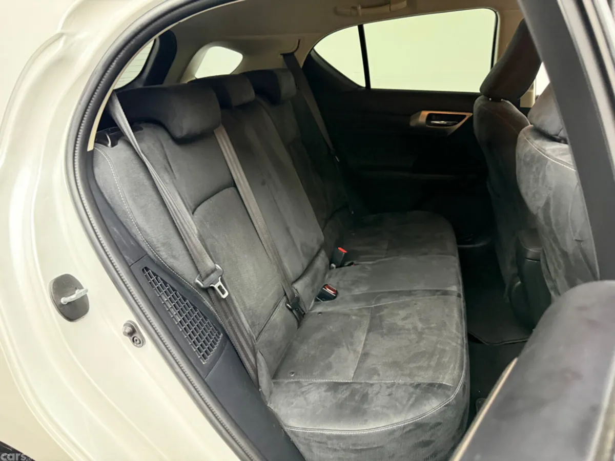 Lexus CT Hatchback, Petrol Hybrid, 2017, White