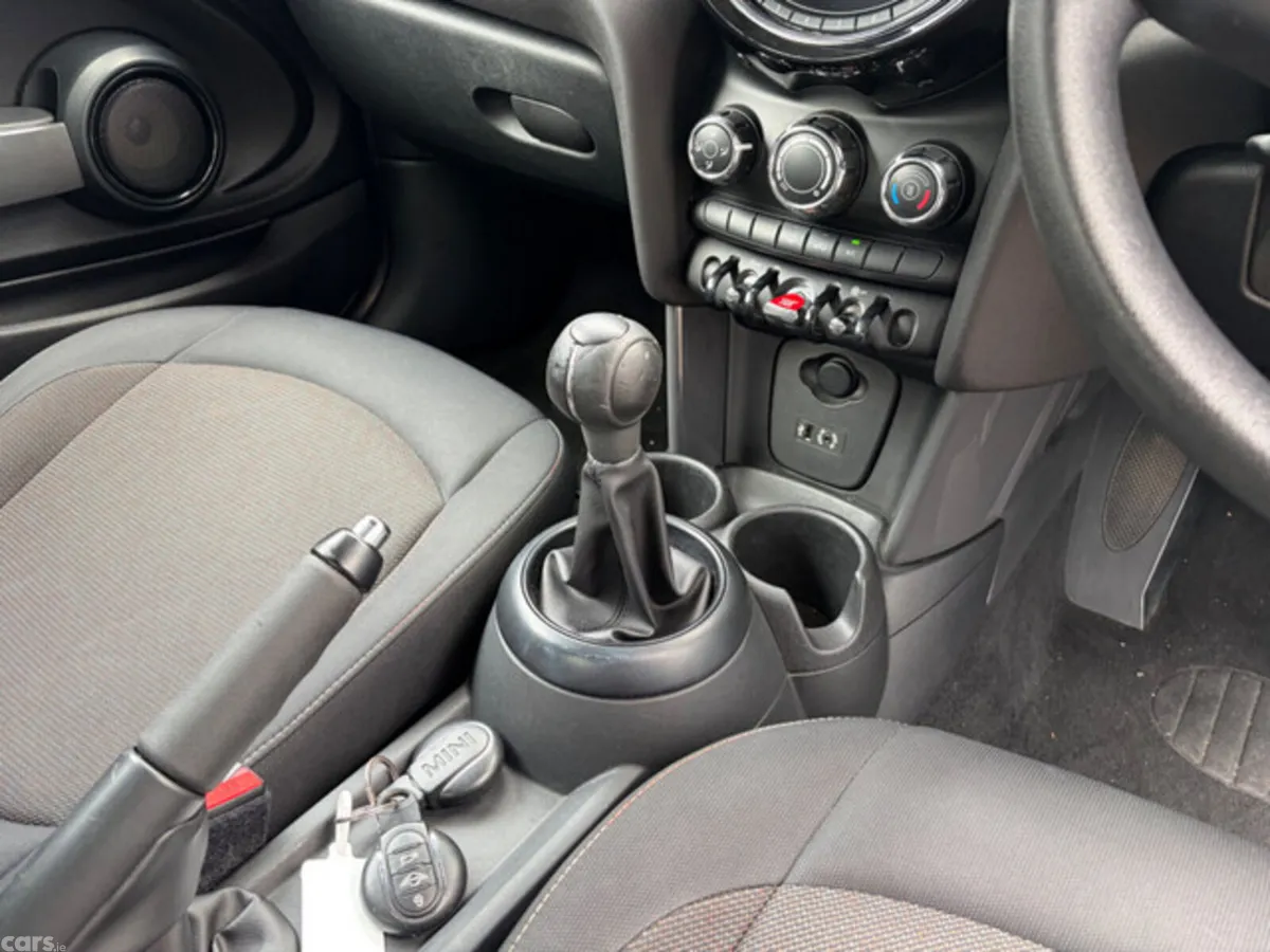 Mini Cooper Hatchback, Diesel, 2015, Blue