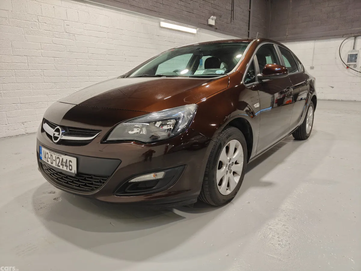 Opel Astra Saloon, Petrol, 2014, Brown
