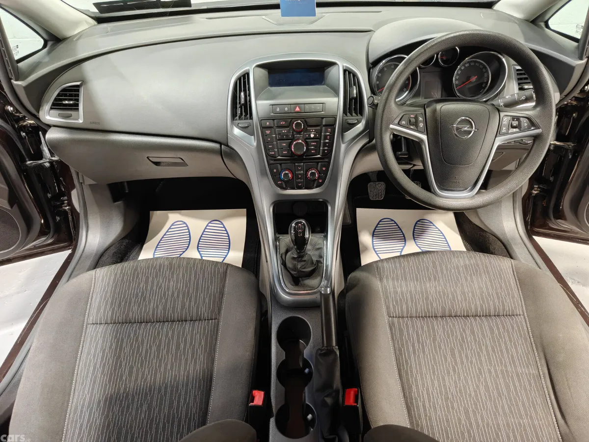 Opel Astra Saloon, Petrol, 2014, Brown