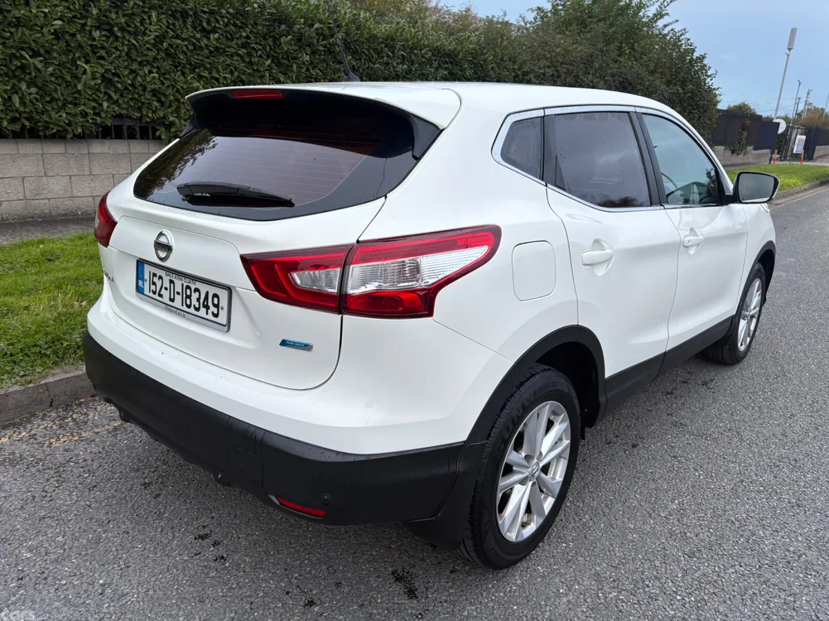 Nissan Qashqai Hatchback, Diesel, 2015, White