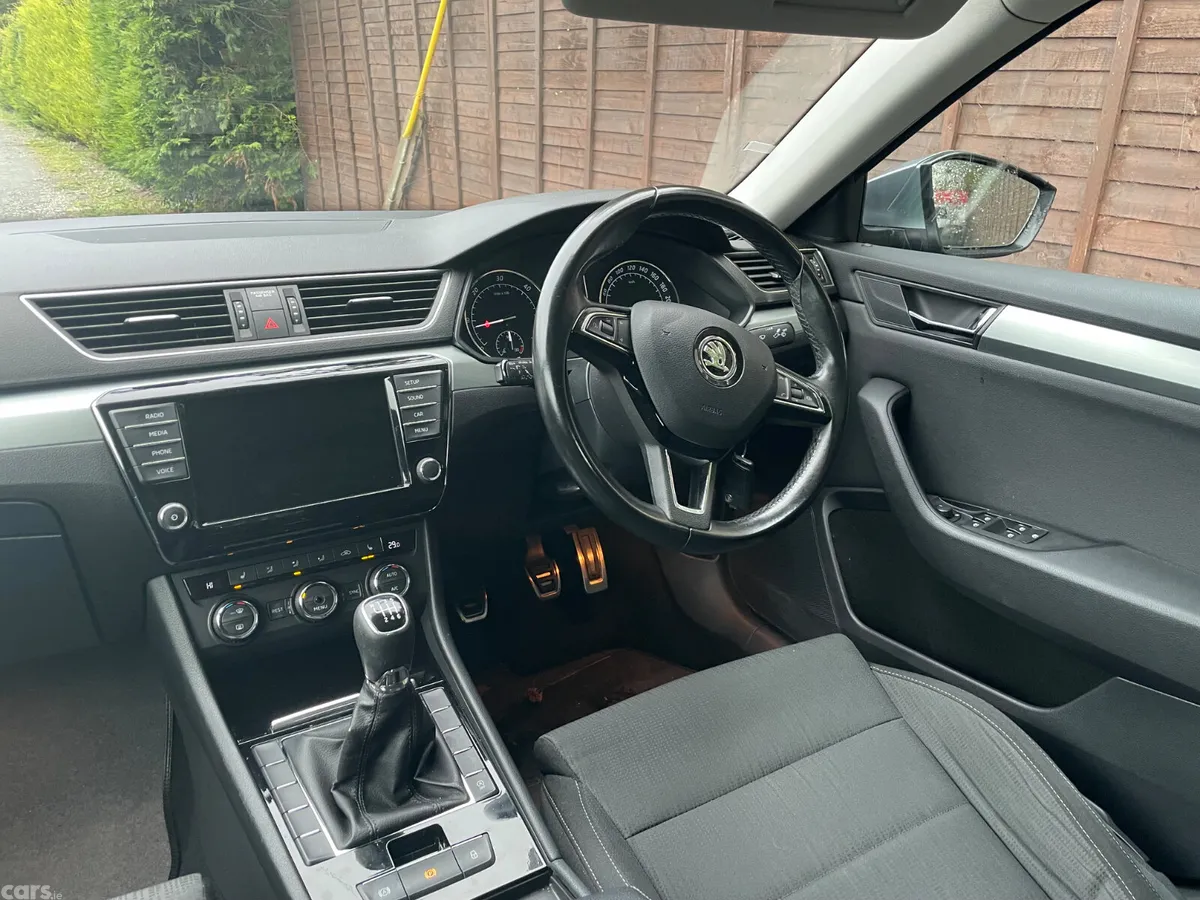 Skoda Superb Saloon, Diesel, 2016, Grey