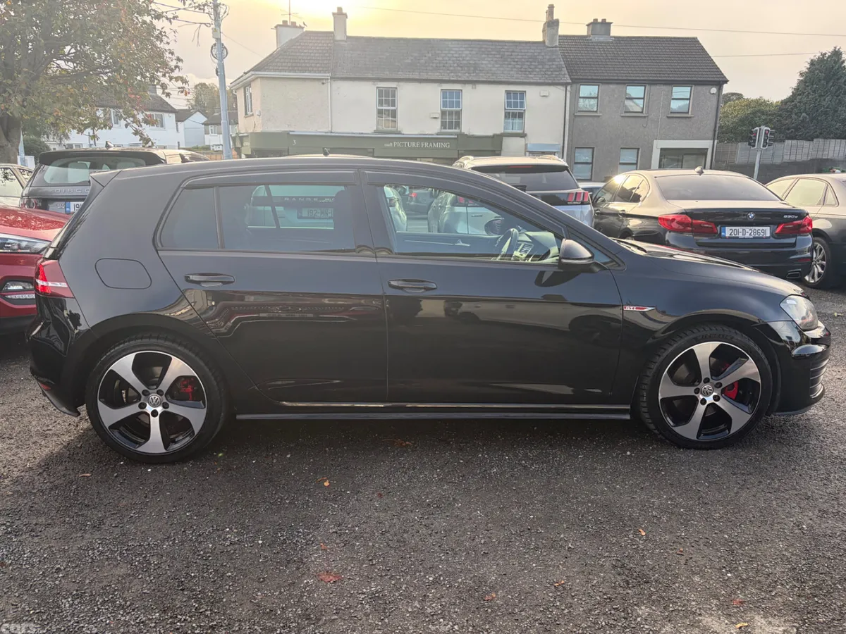 Volkswagen Golf Hatchback, Petrol, 2015, Black