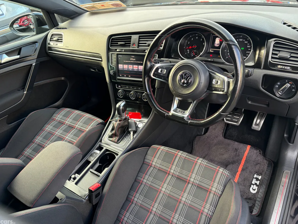 Volkswagen Golf Hatchback, Petrol, 2015, Black