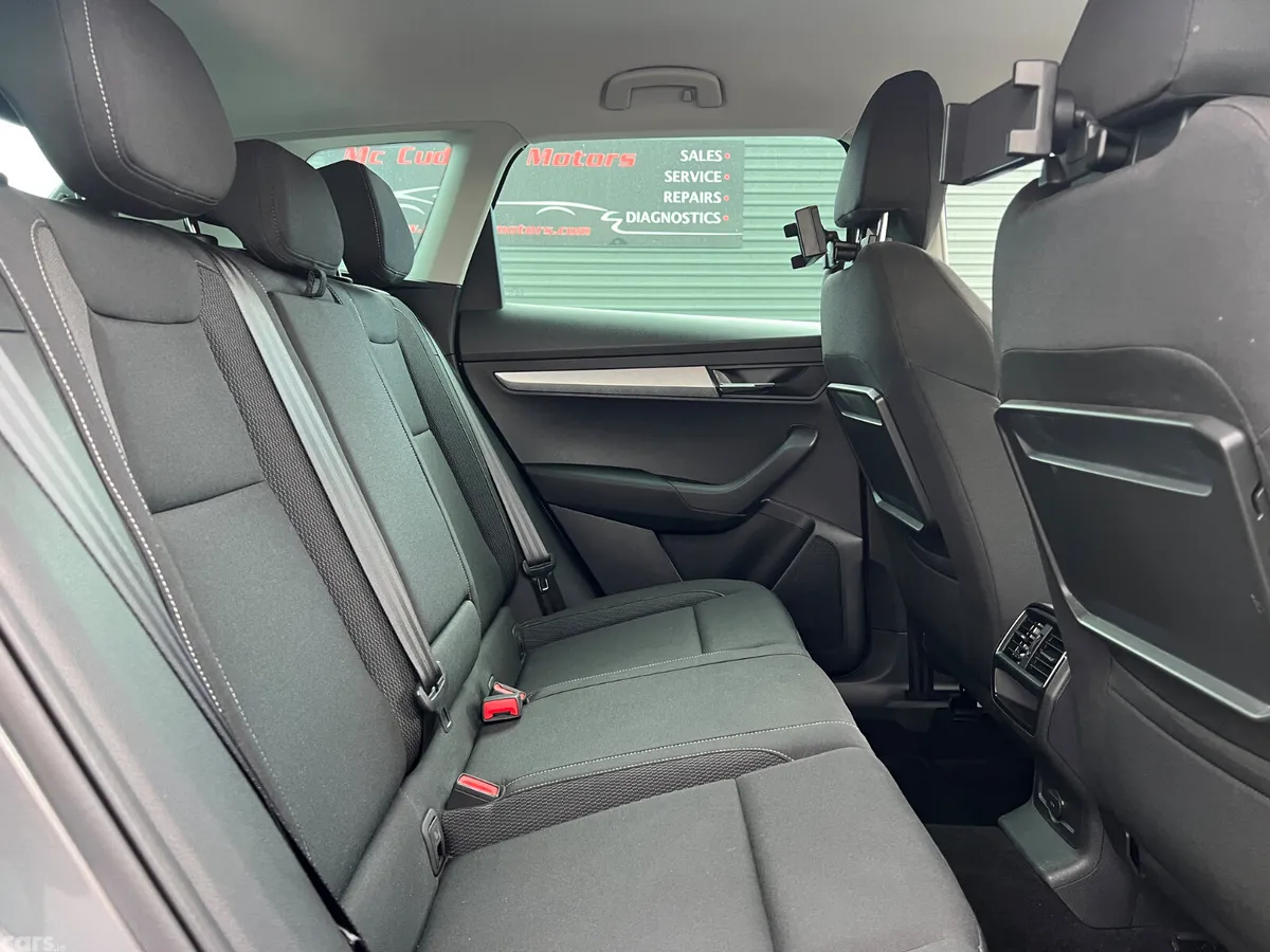 Skoda Karoq SUV, Diesel, 2023, Grey