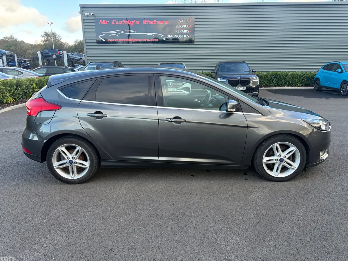 Ford Focus Hatchback, Diesel, 2017, Grey