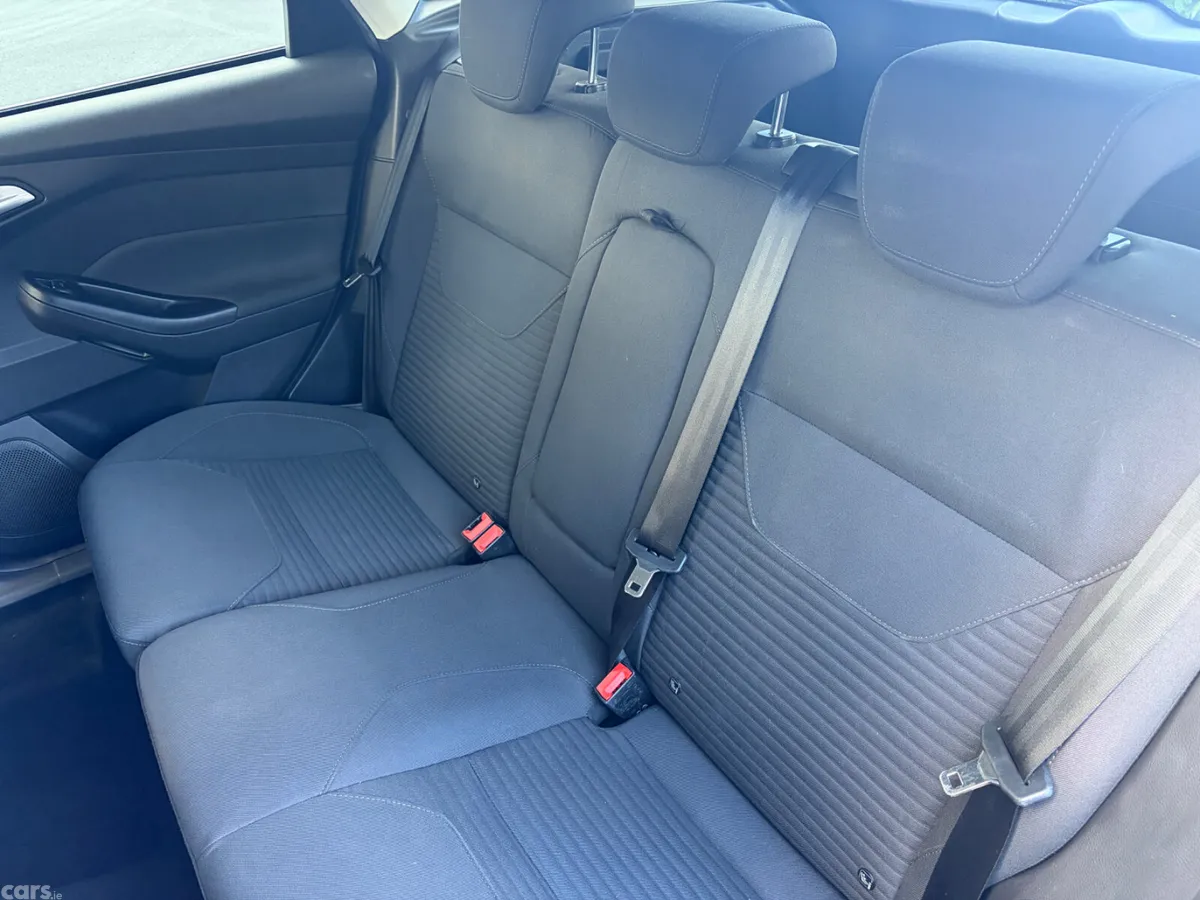 Ford Focus Hatchback, Diesel, 2017, Grey