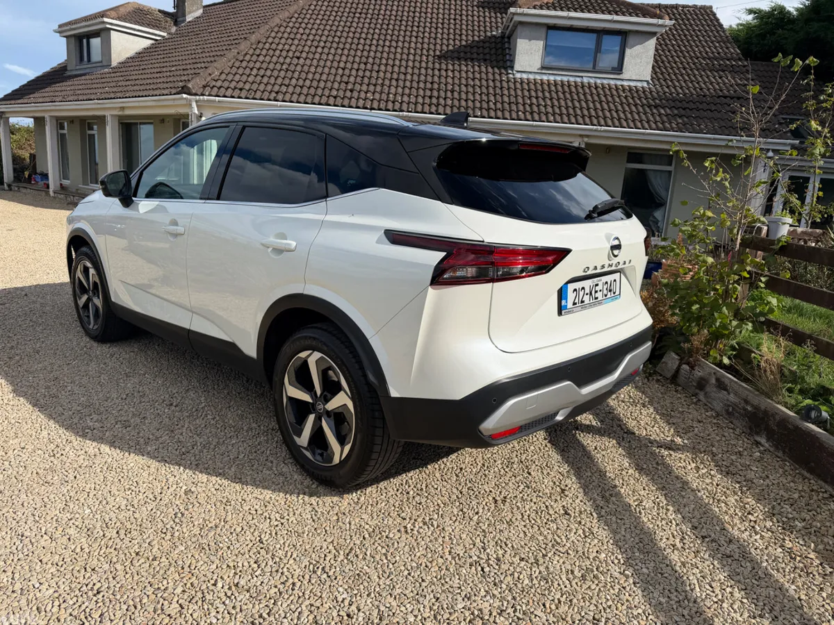 Nissan Qashqai MPV, Petrol, 2021, White
