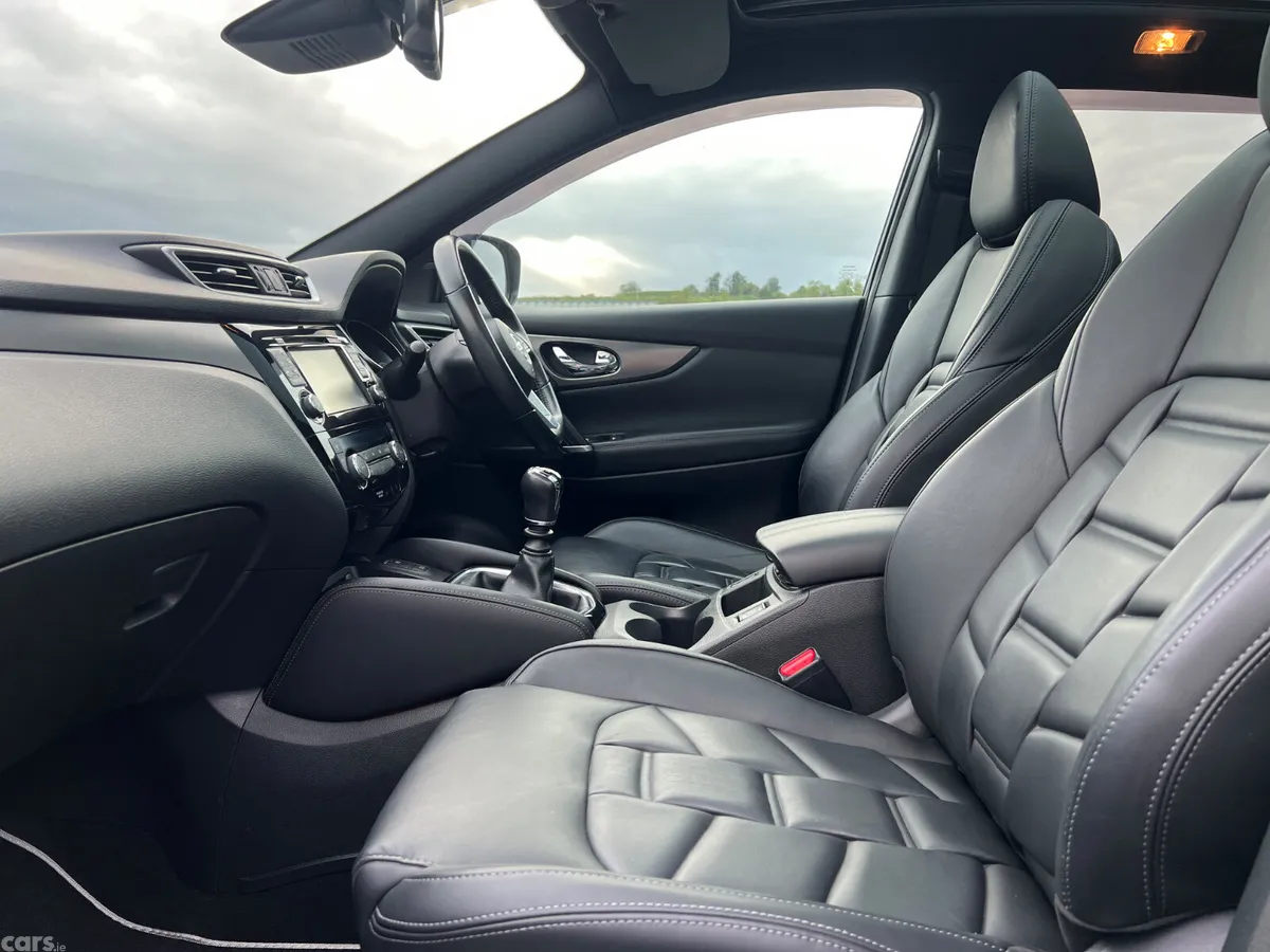 Nissan Qashqai SUV, Diesel, 2018, Black