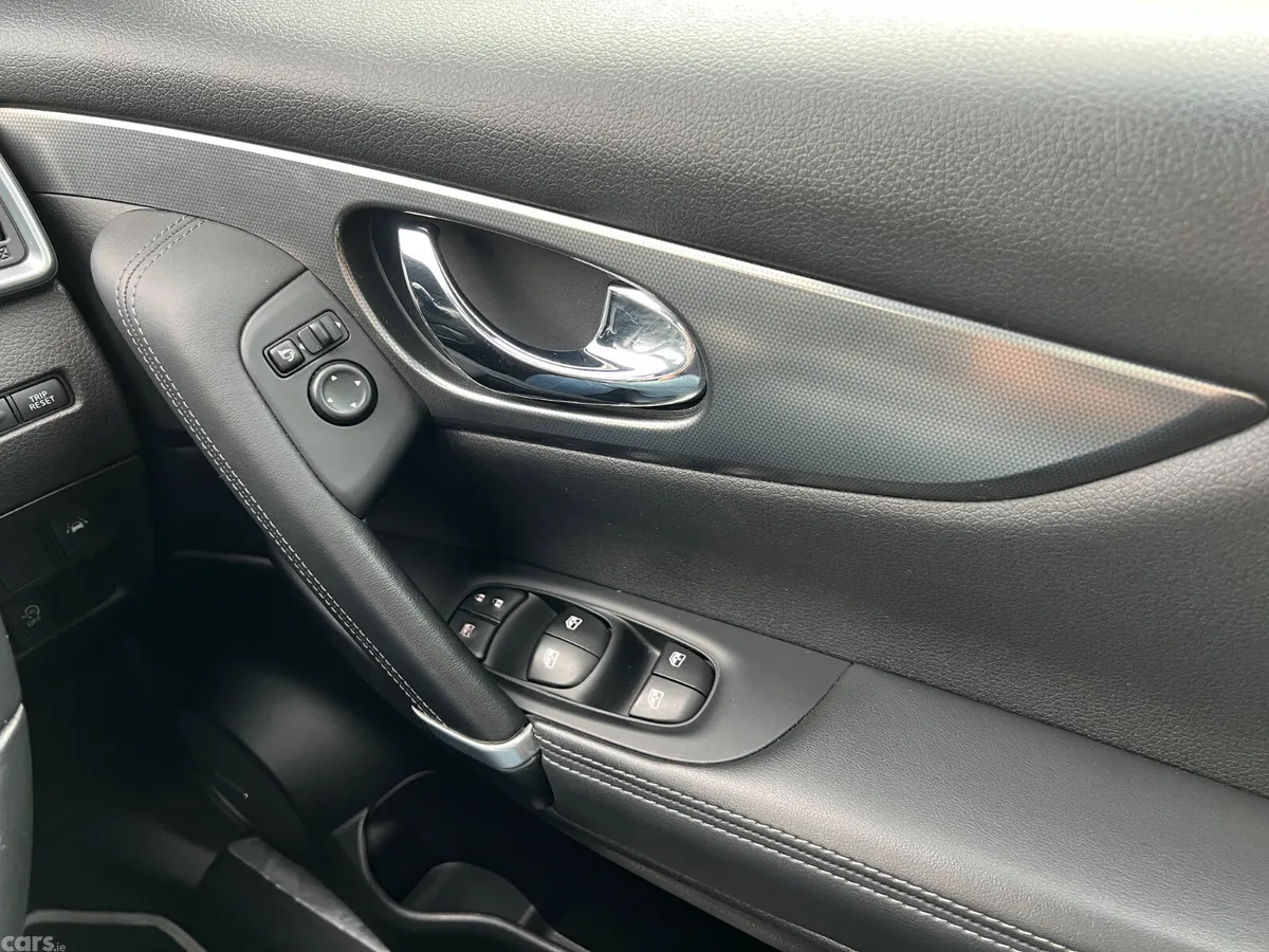 Nissan Qashqai SUV, Diesel, 2018, Black