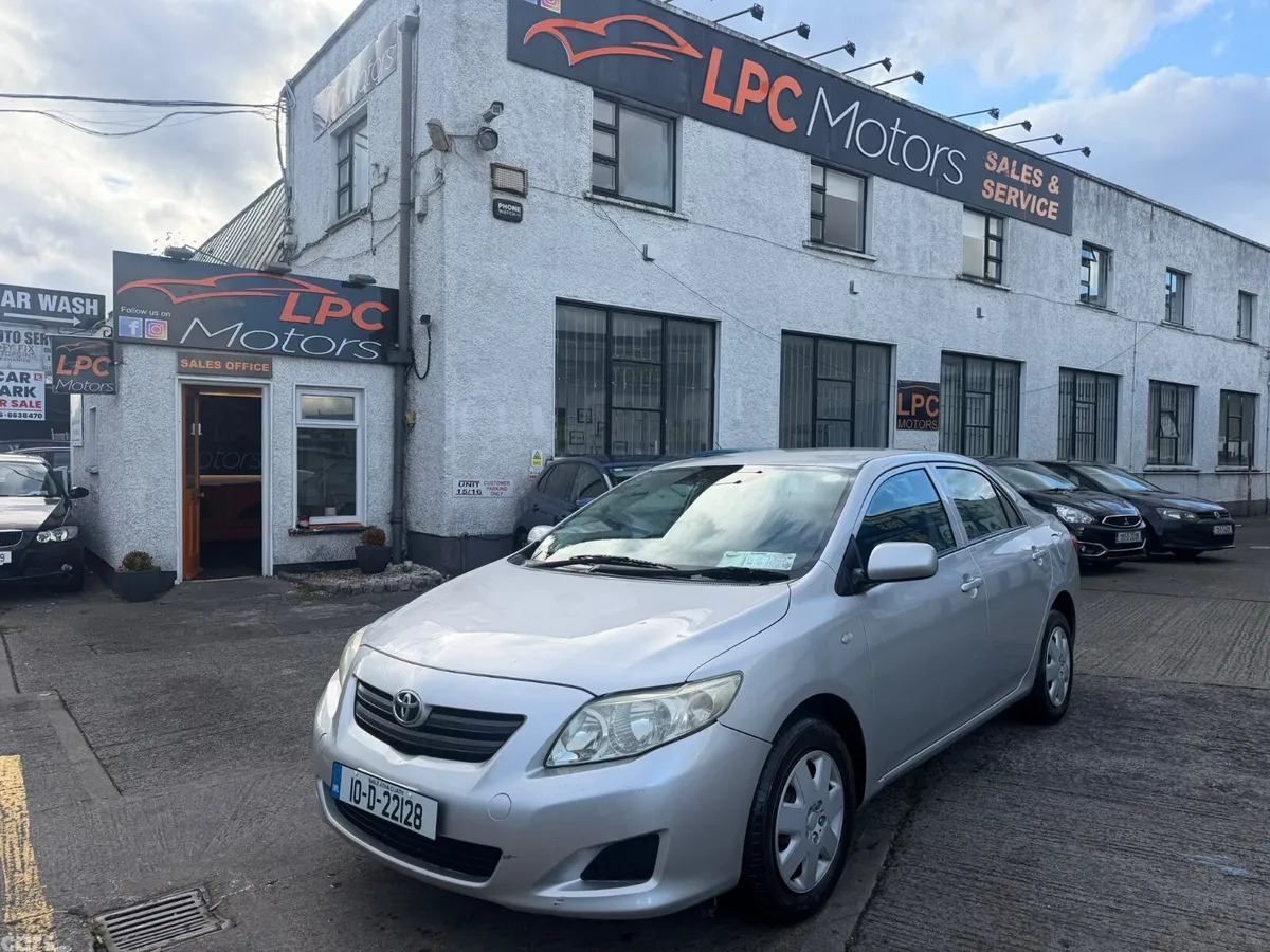 Toyota Corolla Saloon, Petrol, 2010, Silver