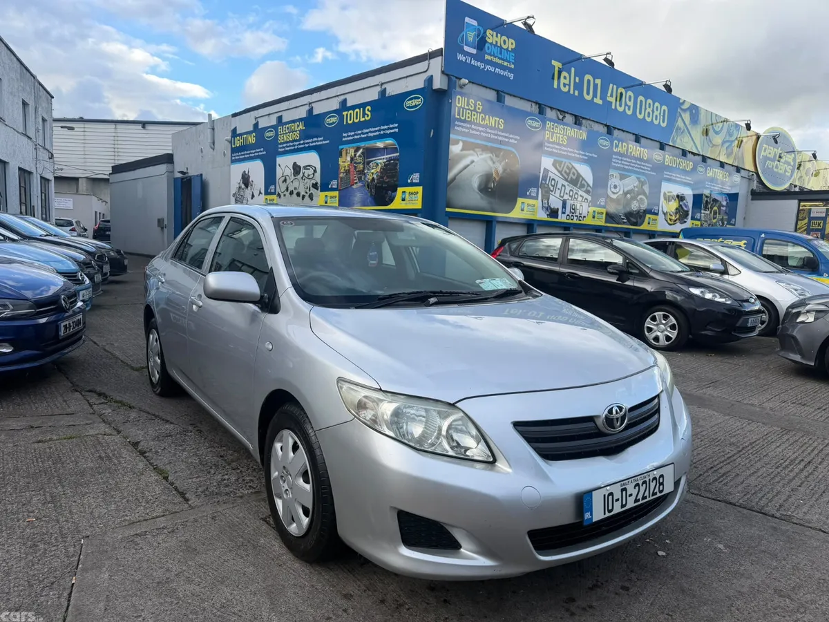 Toyota Corolla Saloon, Petrol, 2010, Silver