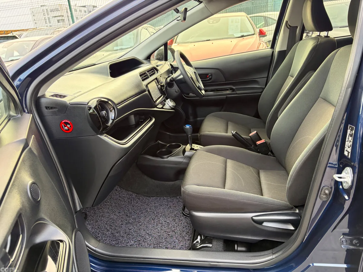 Toyota Aqua Hatchback, Petrol Hybrid, 2017, Blue